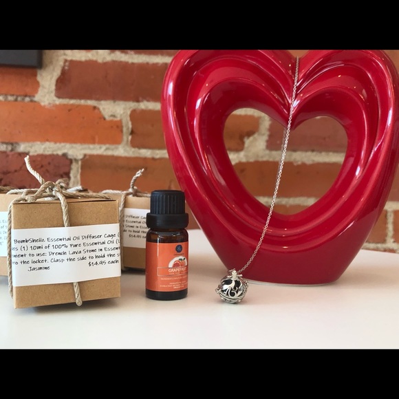 Silver Diffuser Locket w/ (1) Essential Oil - Picture 5 of 7
